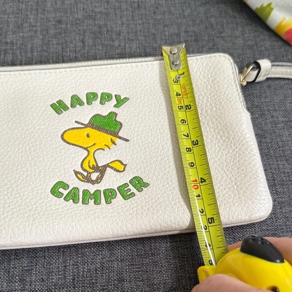 Coach Peanuts leather wristlet Snoopy Woodstock Hapoy Camper NEW - Picture 10 of 10
